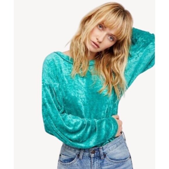 NWT Free People Green Crushed Velvet Dolman Sleeve Top - Picture 2 of 11